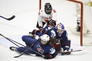 Svenska hockeyn växer och går om Finland - Tjeckien tappar spelare