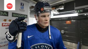 Juuso Pärssinen mitt i diskussionerna i Lejonen