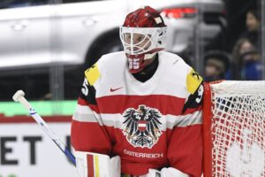 Spännande brödrakamp i hockey-VM: Finland leder mot Österrike