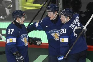 Lejonens Upphämtning och Pärssinens Hjältemål Räddar Finland