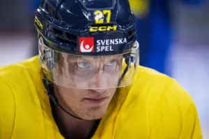 Örebro missar VM-backen - Gabriel Carlsson väljer Rögle