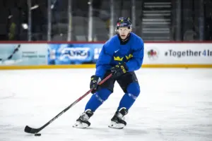 Tre drag i Tre Kronor: Spelare petas inför premiär